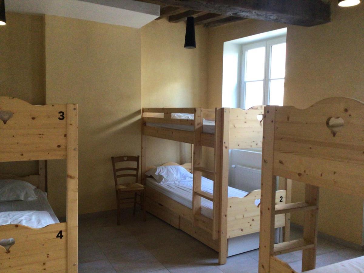 L'Auberge De Трени Екстериор снимка