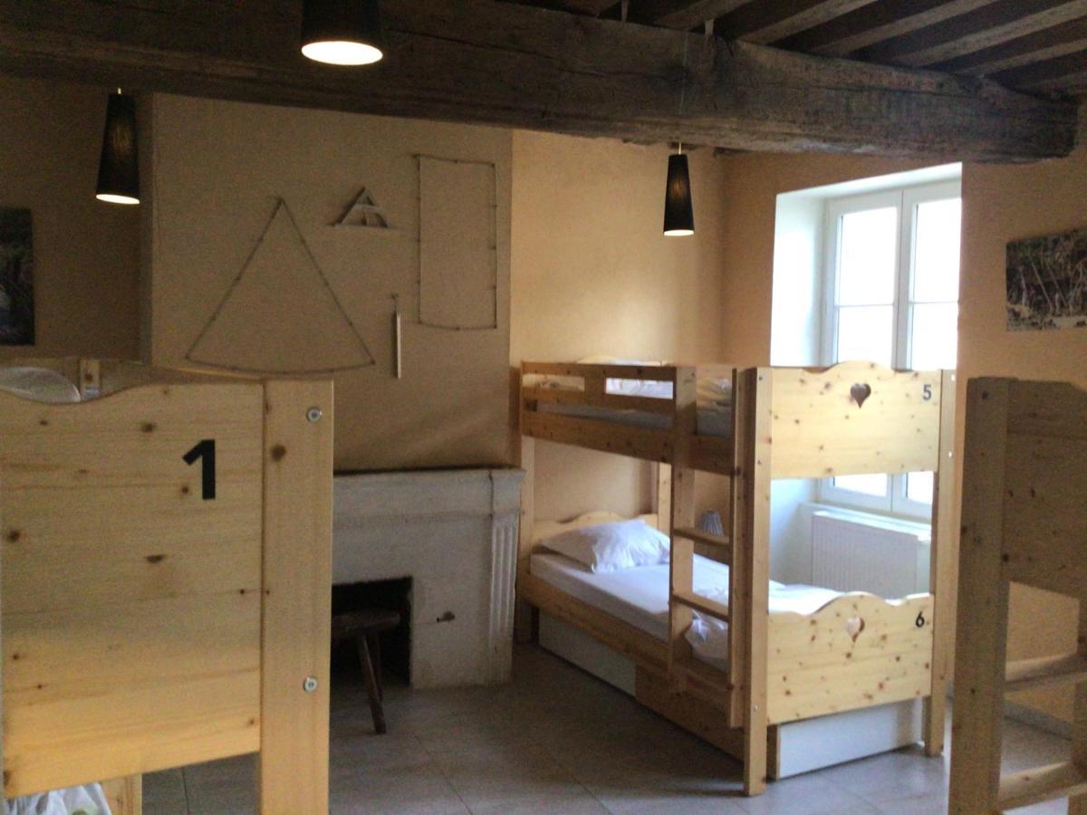 L'Auberge De Трени Екстериор снимка