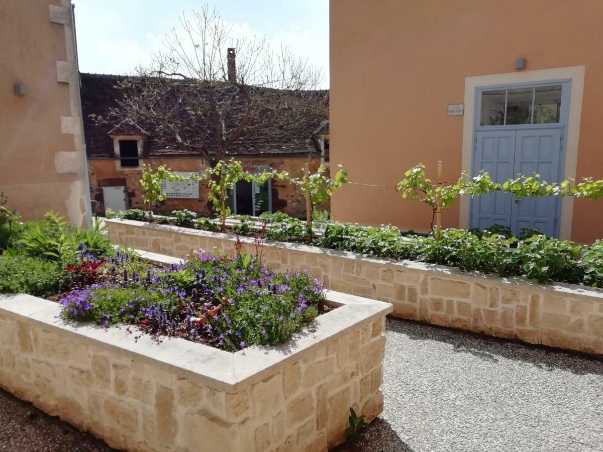 L'Auberge De Трени Екстериор снимка